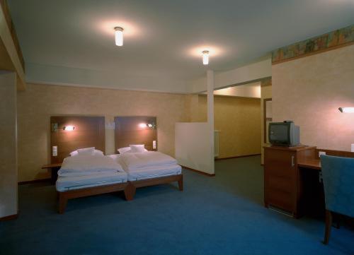 Landhotel Zum Schwanen Mit Restaurant Mona Liza Osthofen Chambre photo