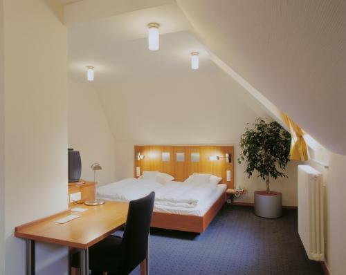 Landhotel Zum Schwanen Mit Restaurant Mona Liza Osthofen Chambre photo