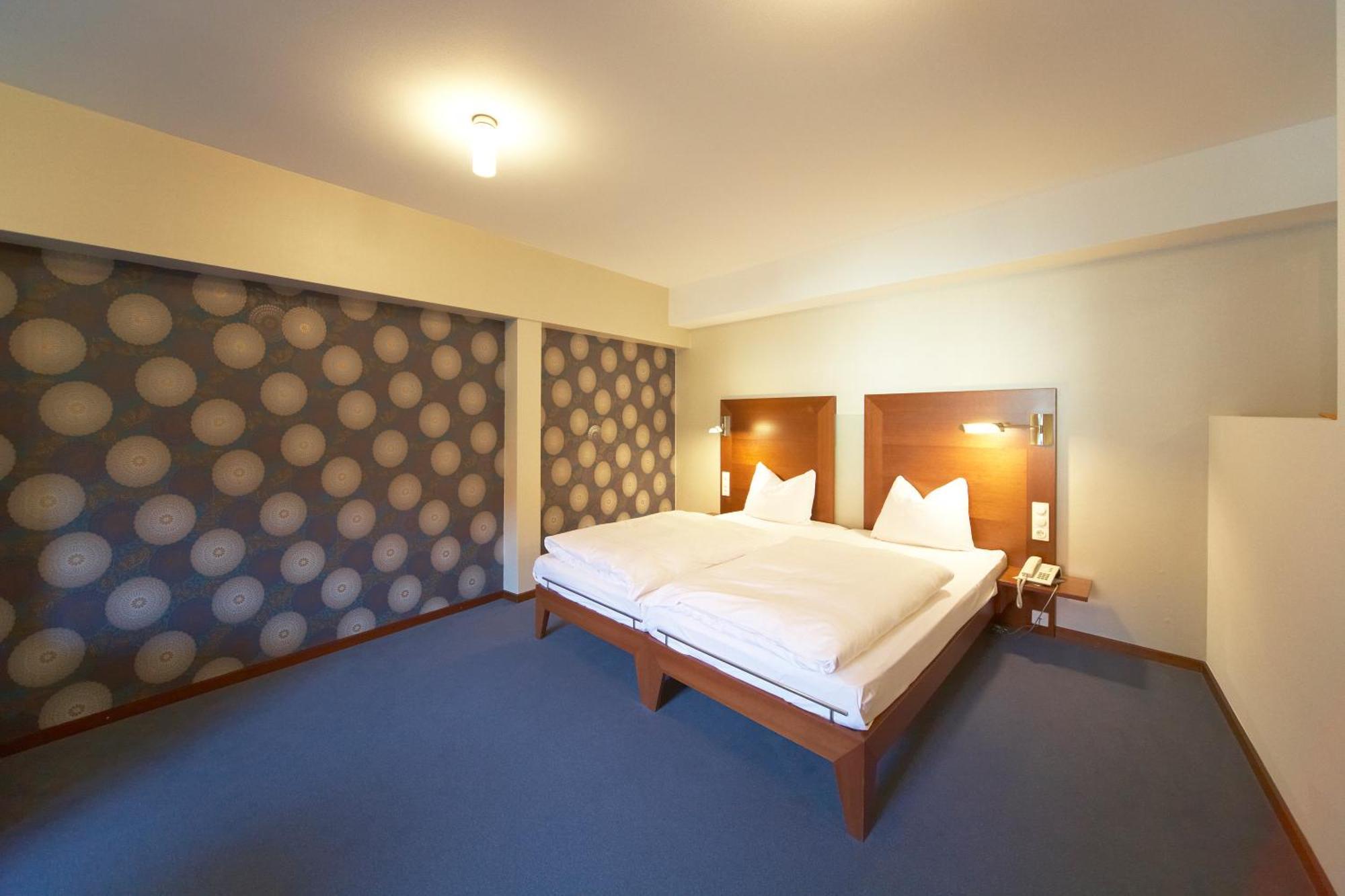 Landhotel Zum Schwanen Mit Restaurant Mona Liza Osthofen Extérieur photo